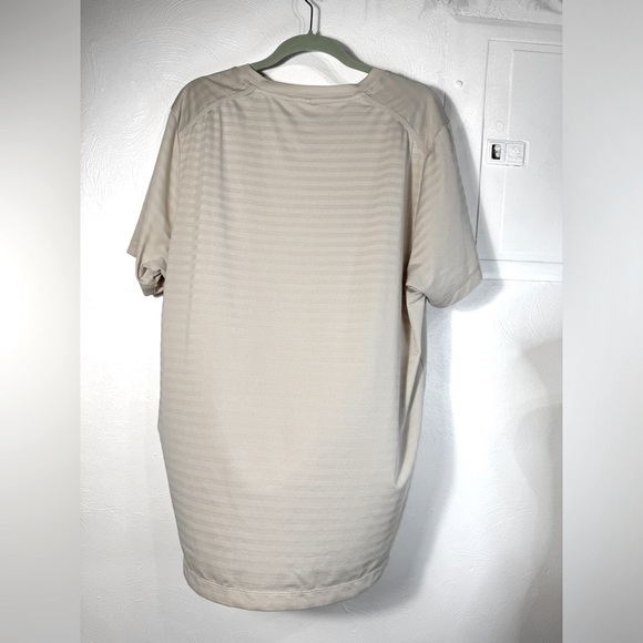 XXL Rhone Swift Tee 2.0
Featherweight layer for optimal training. - Picture 7 of 10